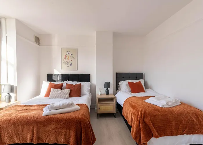 Ivy House - 3 Bedroom House - Contractor Stay