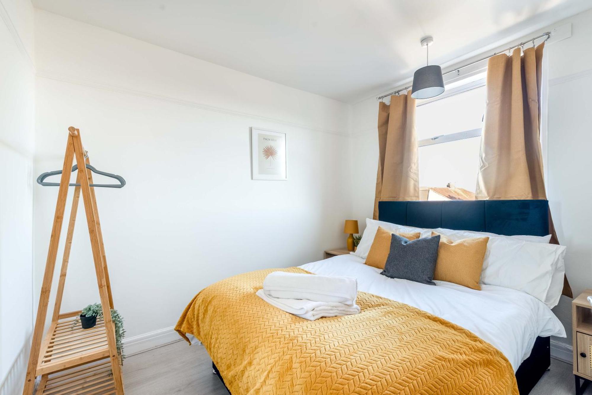 Ivy House - 3 Bedroom House - Contractor