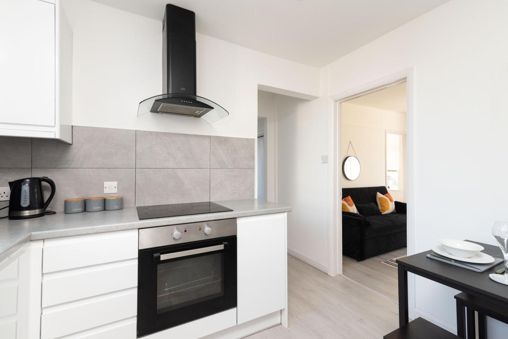 Ivy House - 3 Bedroom House - Contractor