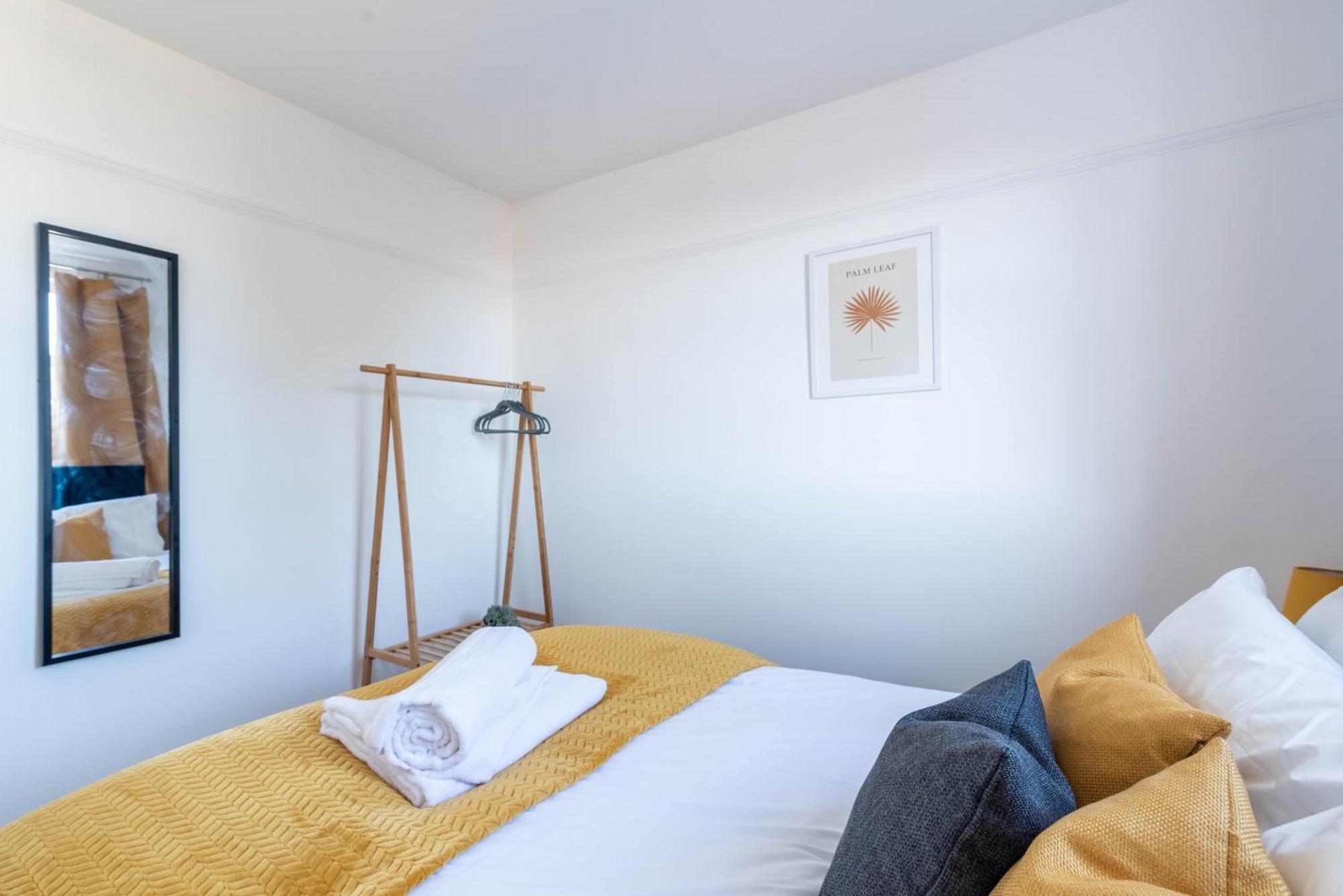 Ivy House - 3 Bedroom House - Contractor Holiday home *