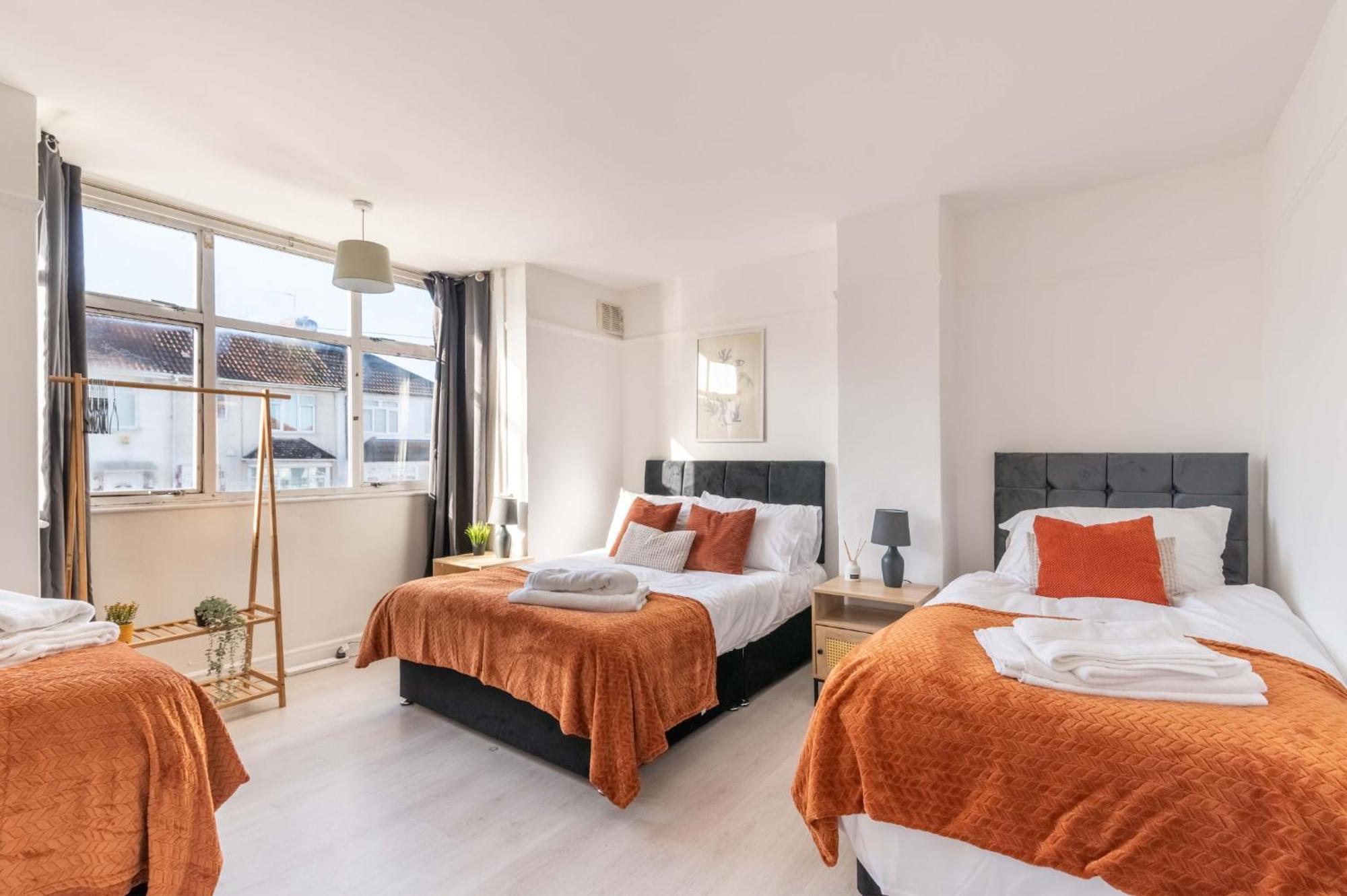 Holiday home Ivy House - 3 Bedroom House - Contractor Bristol